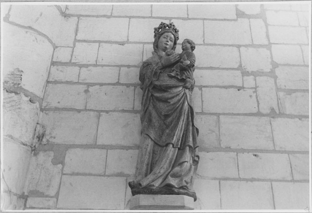 Statue : Vierge à l'Enfant