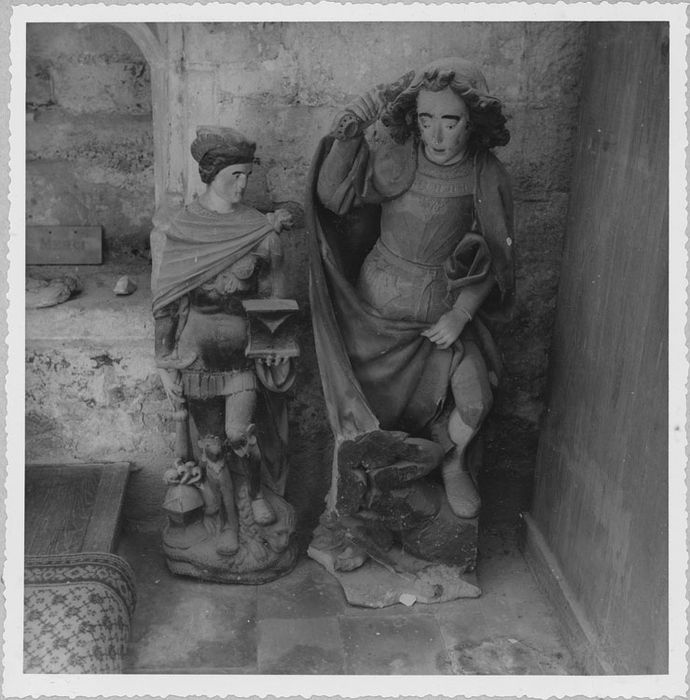 Statues : Saint Adrien et Saint Michel