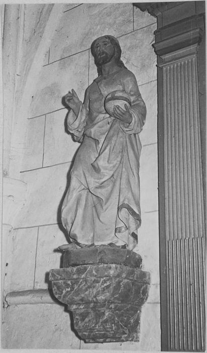 Statue : Christ en majesté