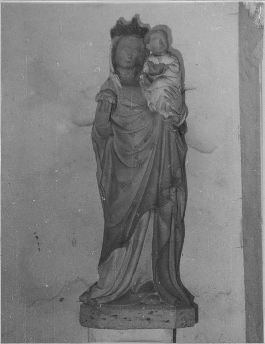 Statue : Vierge à l'Enfant