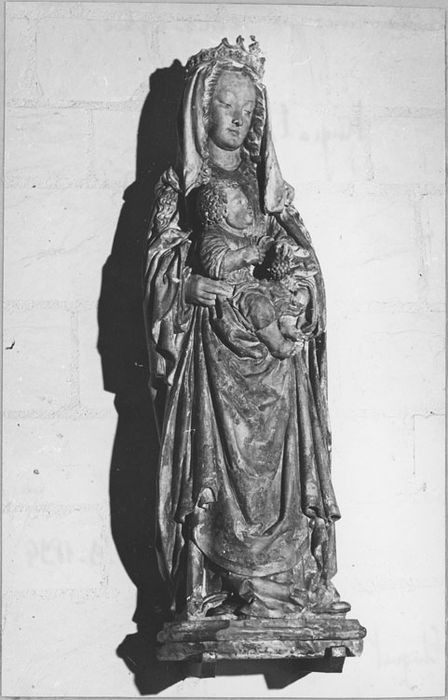 Statue : Vierge à l'Enfant, après restauration