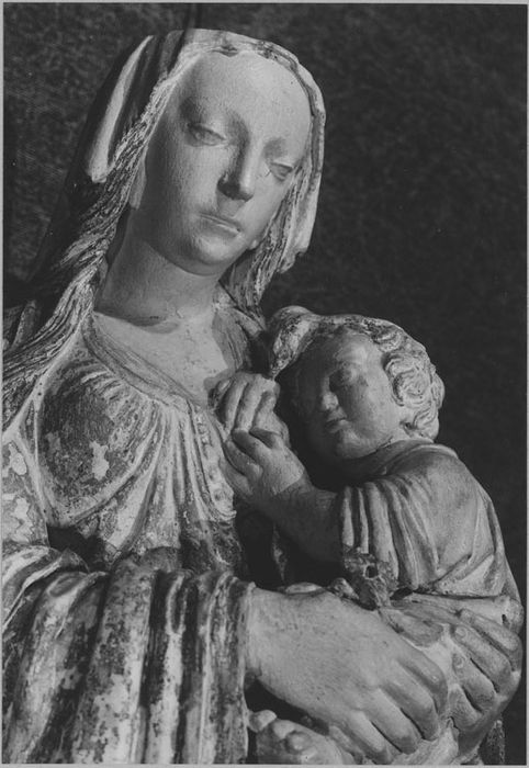 Statue : Vierge à l'Enfant, détail