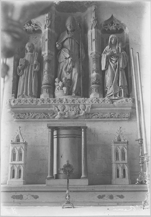 Retable, vue partielle ; Statues :  Saint moine,  Saint Nicolas, Sainte Radegonde