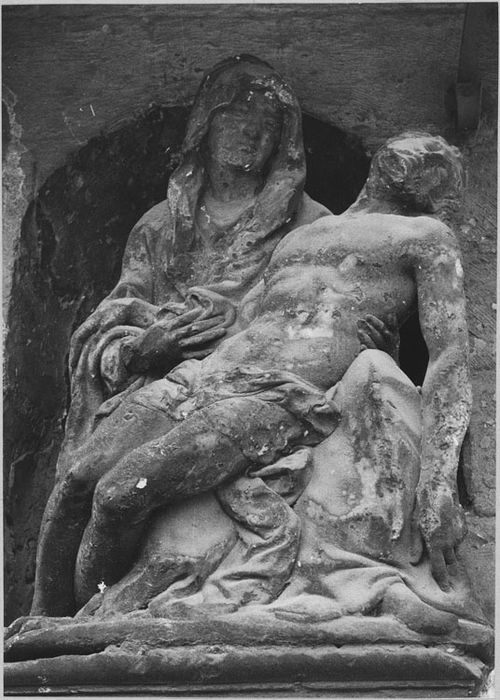 Groupe sculpté : Vierge de Pitié