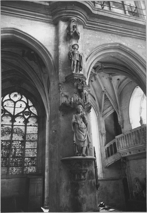 Statue : Saint Julien et Sainte Barbe, anciennement identifiée comme sainte Hélène