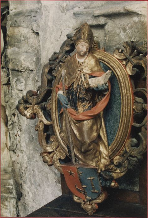 6 clefs de voûte : saint Claude, restauration de 1986