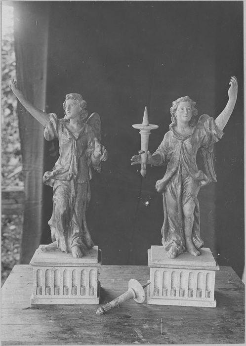2 statuettes : Anges porte-flambeaux (Trésor des Eglises de Brienne-le-Château)