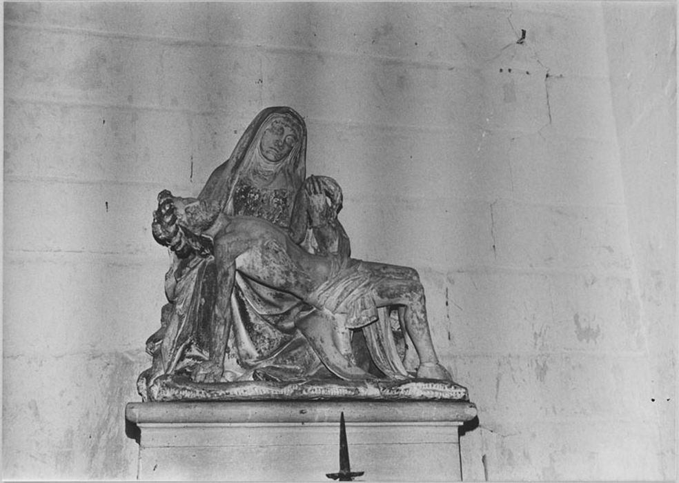 Statue : Vierge de Pitié