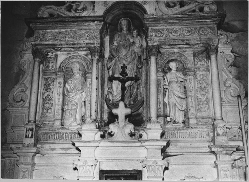 statues du retable de la chapelle de la Vierge : Vierge à l'Enfant, Saint Pierre, saint Nicolas