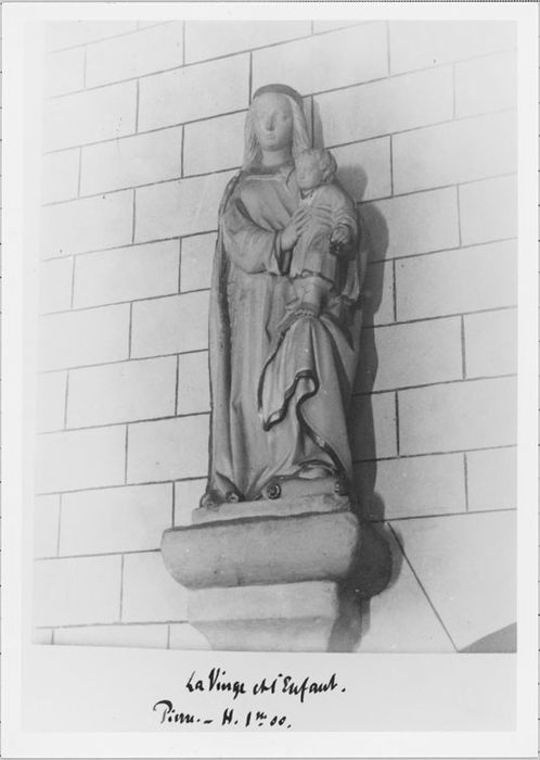 Statue : Vierge à l'Enfant