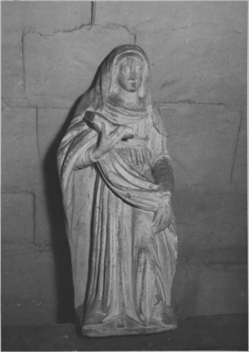 Statue : Sainte au livre