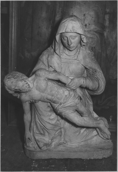 Groupe sculpté : Vierge de Pitié