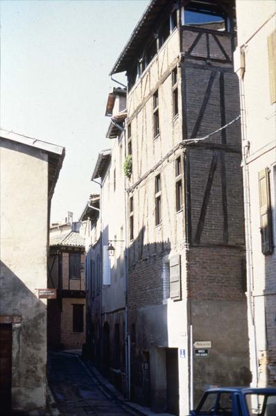 Rue des Prêtres : vue prise vers le sud