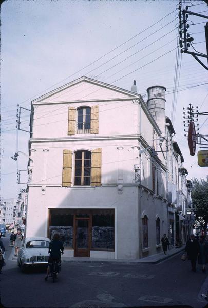 Rue du Quatre-Septembre : vue vers le nord-est, au croisement de la rue Amédée-Pichot