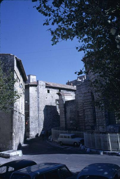 Rue du Grand-Prieuré : arrière des thermes