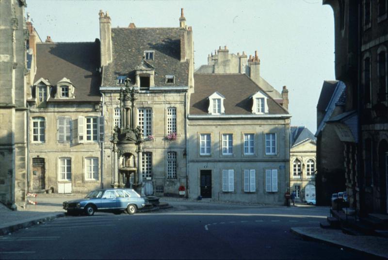 Place Saint-Louis