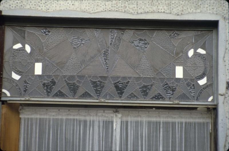 Façade sur rue : verrière