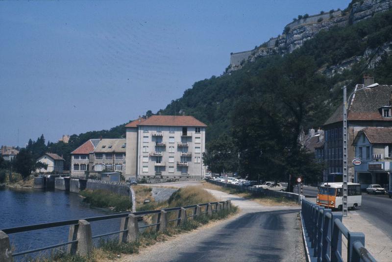 Faubourg Tarragnoz : entrée sud de la ville