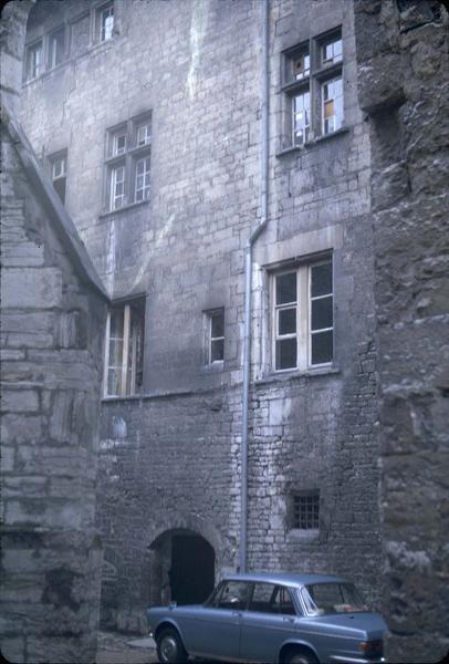 Temple du Saint-Esprit : cour intérieure