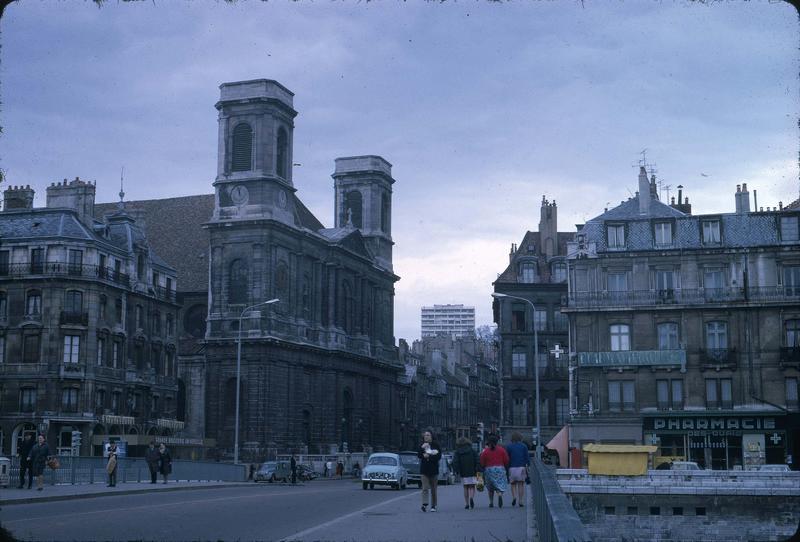 Le pont Battant et l'église de la Madeleine