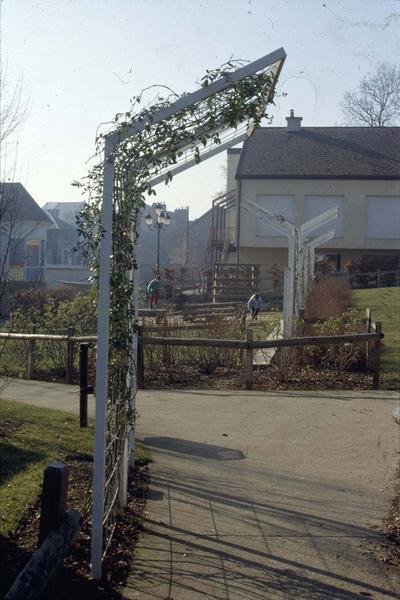 Quartier pavillonnaire : pergola