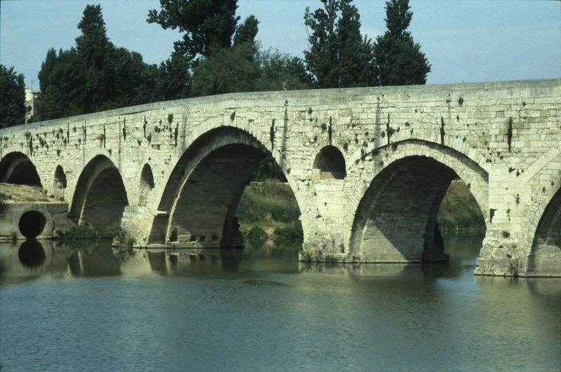 Le Vieux Pont et l'Orb : les arches