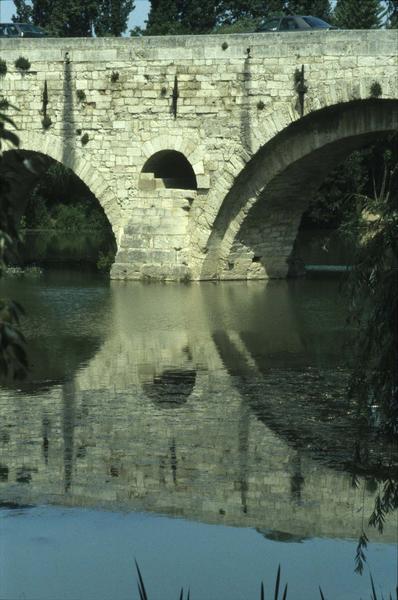 Le Vieux Pont et l'Orb : une pile du pont