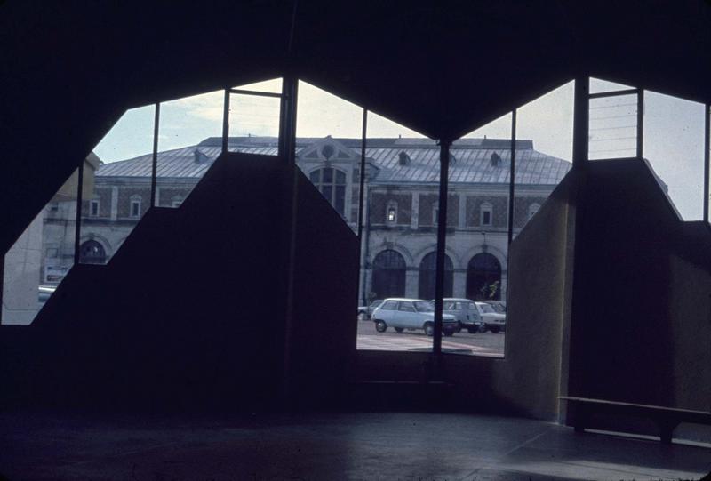 L'ancienne halle aux grains : vue prise depuis l'intérieur du Nouveau Marché