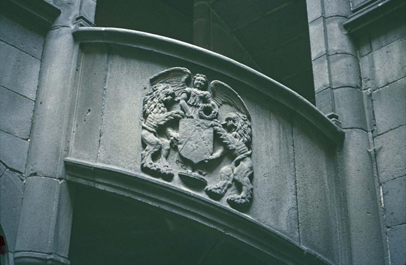 Cour intérieure : escalier