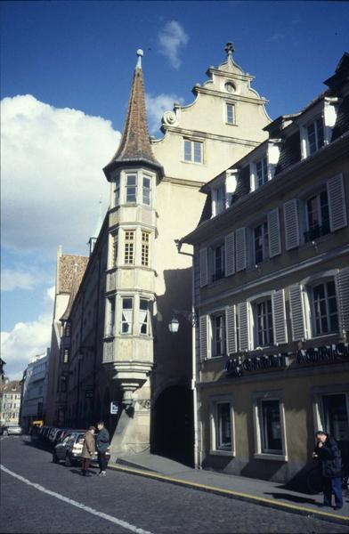 Grande-Rue : maison à oriel