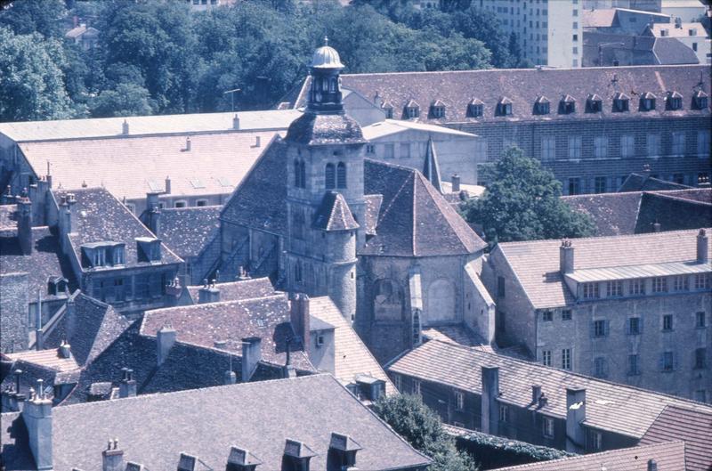 Vue aérienne prise depuis l'église Notre-Dame vers le quartier nord : chapelle