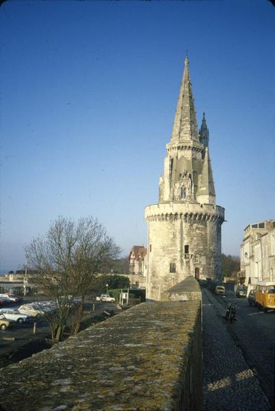 Esplanade Saint-Jean-d'Acre : la Tour de la Lanterne