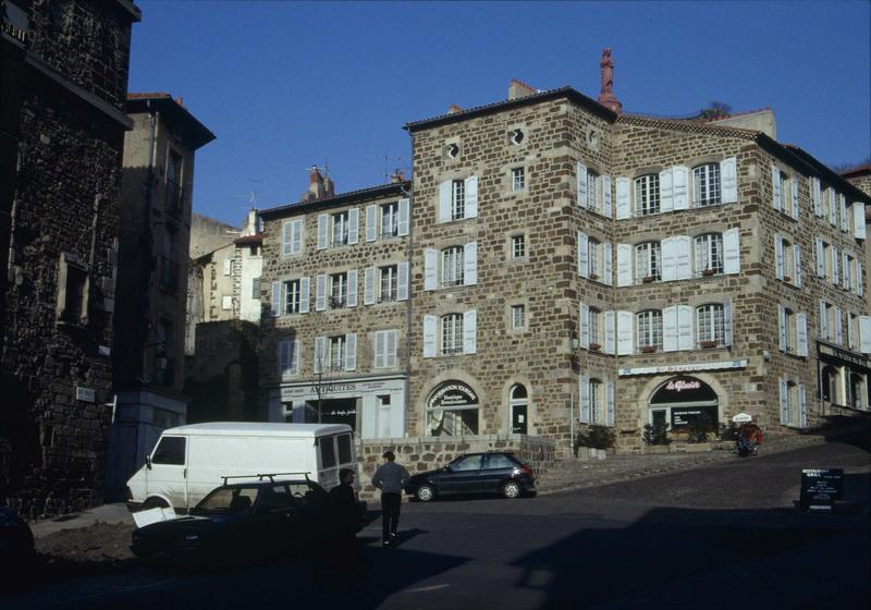 Maisons au croisement des Tables et de la rue des Farges