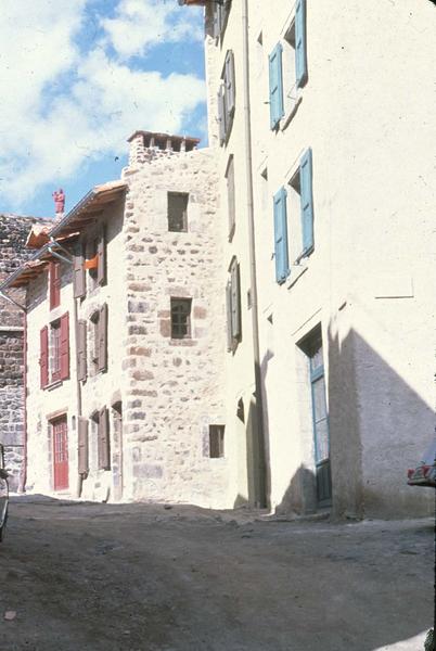 Immeubles restaurés par Claude Perron