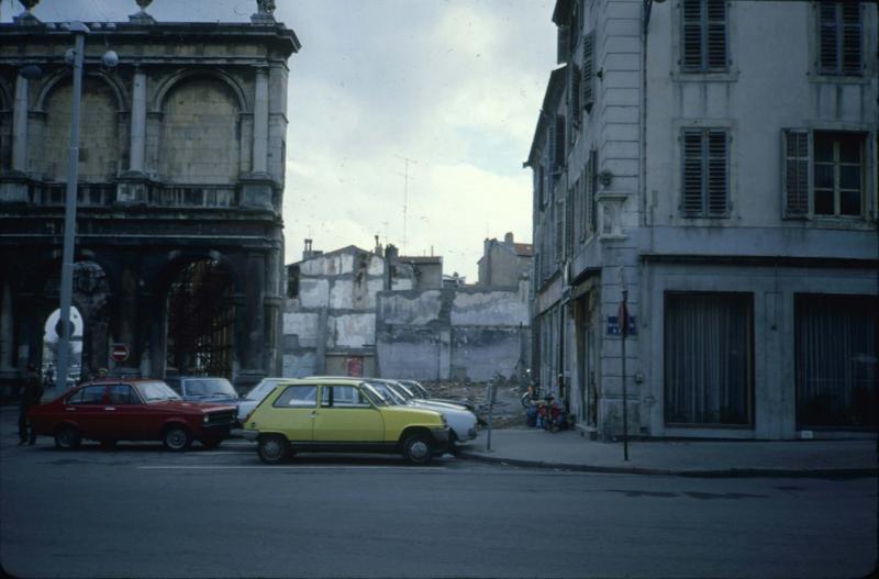 Immeubles démolis aux abords de la porte Saint-Nicolas