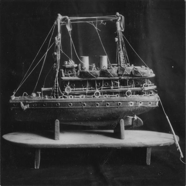 Ex-voto : maquette de bateau à deux ponts