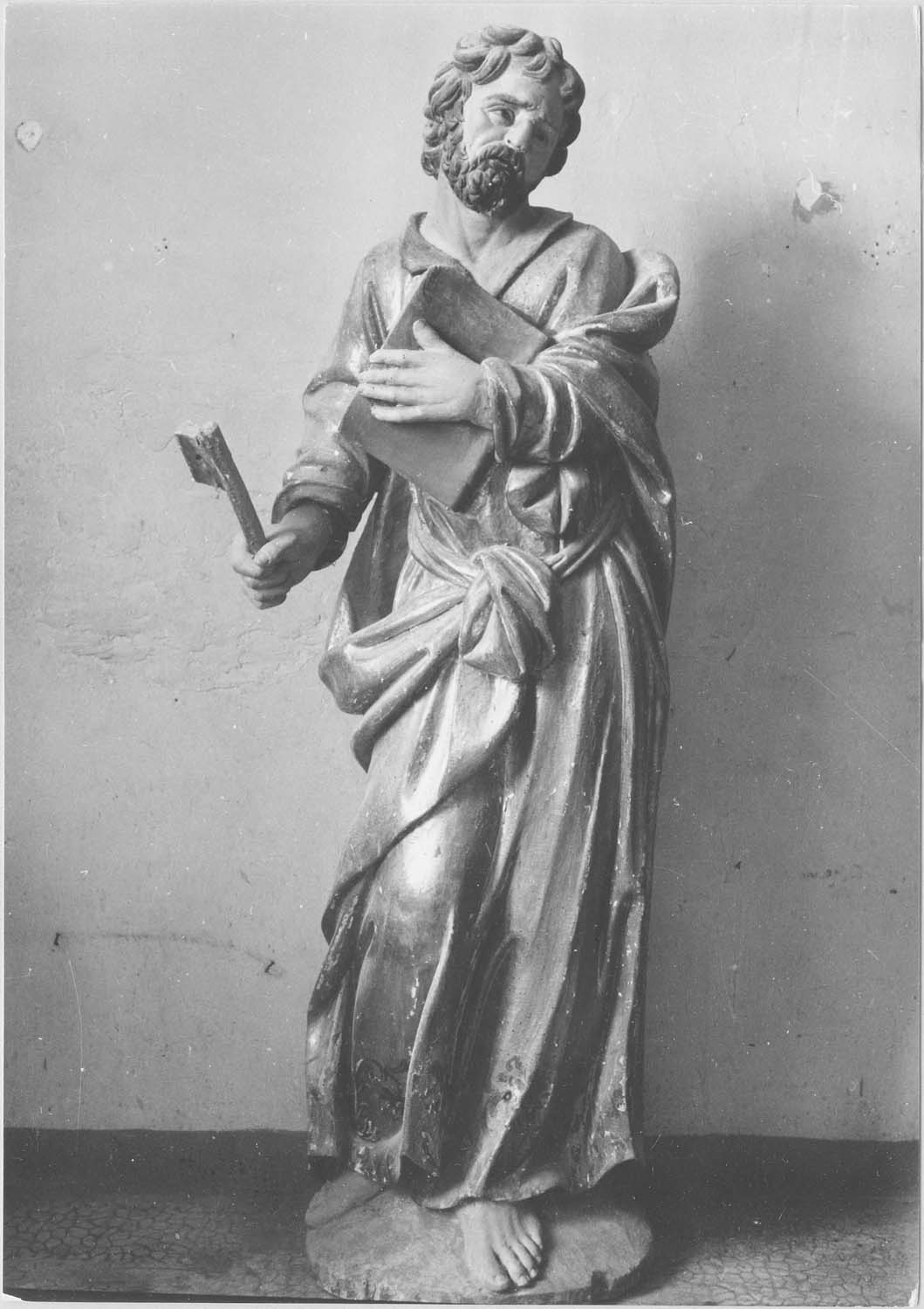 statue : saint Pierre, vue générale