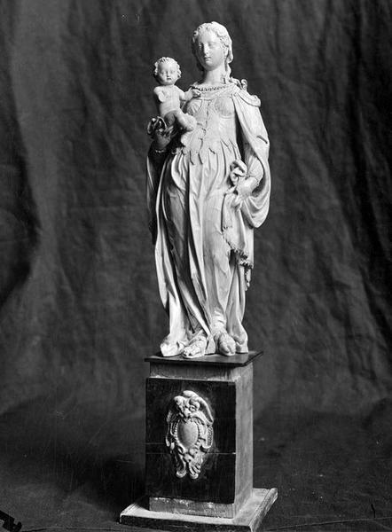 statuette : Vierge à l'enfant, vue générale