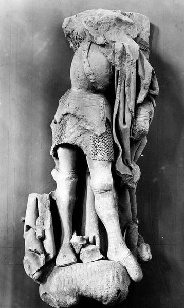 statue : Saint Michel, vue générale - © Ministère de la Culture (France), Médiathèque du patrimoine et de la photographie (objets mobiliers), tous droits réservés