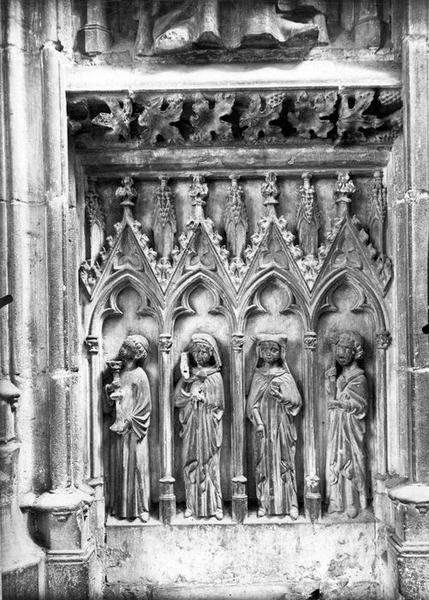 monument funéraire de Pierre de Roquefort, évêque de Carcassonne, détail