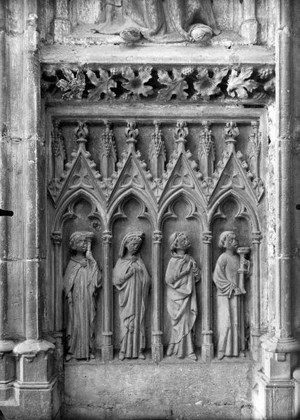 monument funéraire de Pierre de Roquefort, évêque de Carcassonne, détail