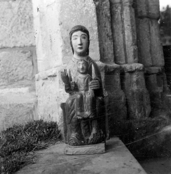 statue : Vierge à l'Enfant, vue générale - © Ministère de la Culture (France), Médiathèque du patrimoine et de la photographie (objets mobiliers), tous droits réservés