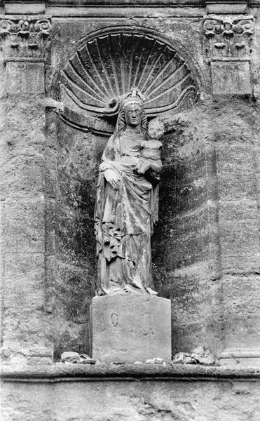 statue : Vierge à l'Enfant, vue générale