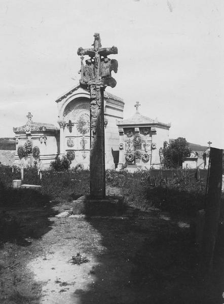 croix de cimetière, vue générale