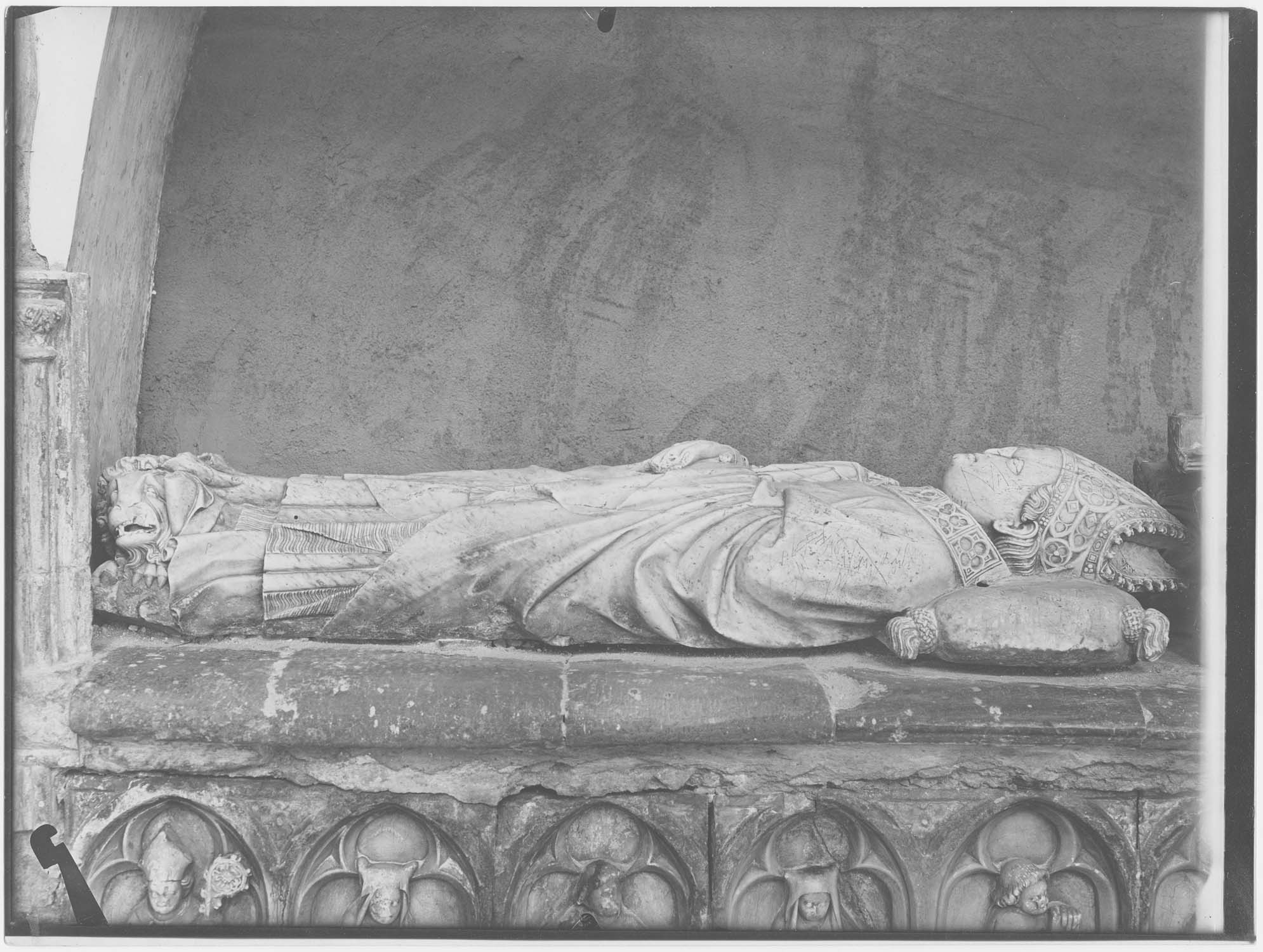 monument funéraire de Jean de Cojordan, évêque d'Avignon puis de Mirepoix, vue générale