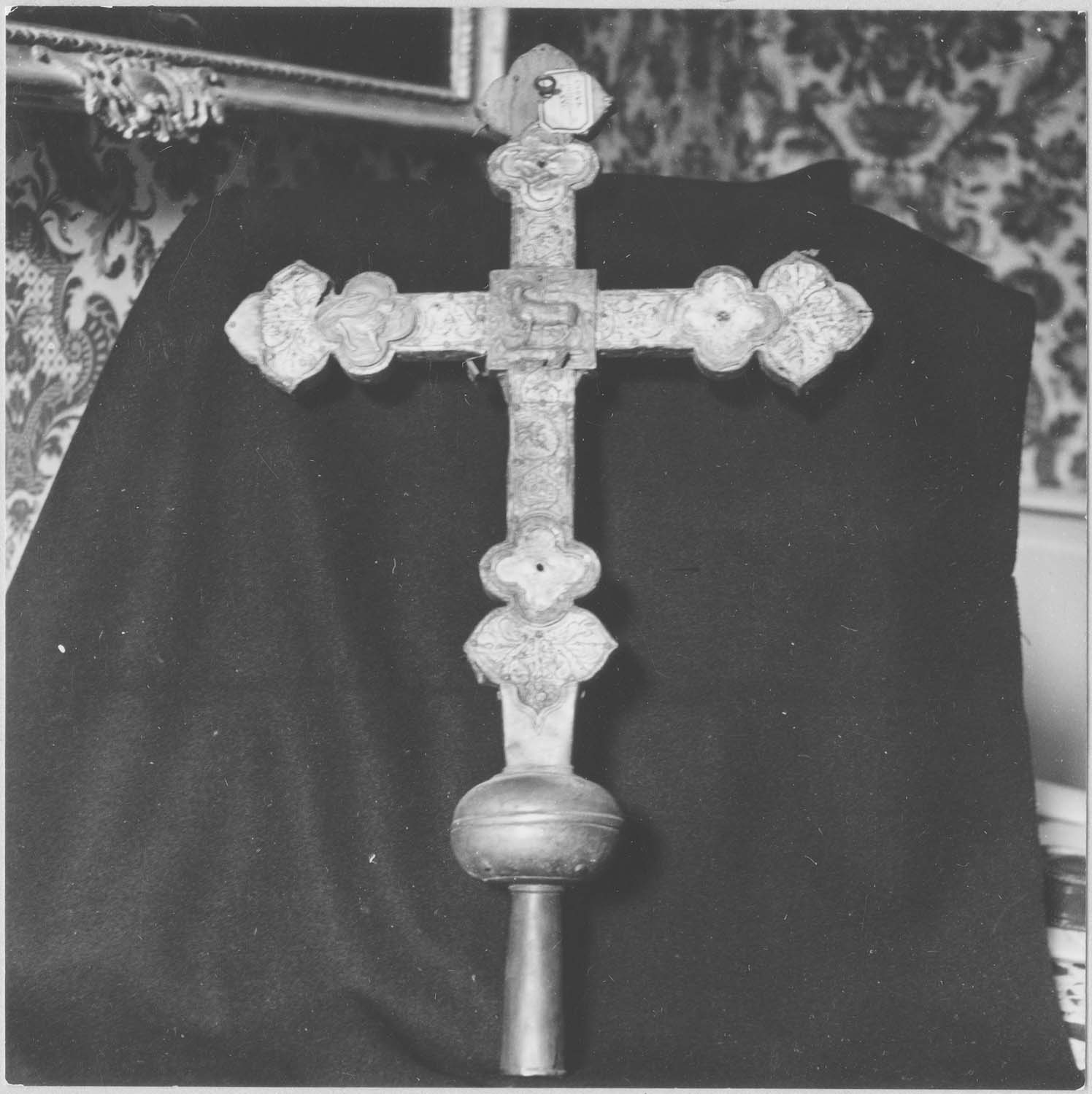 croix de procession, vue générale