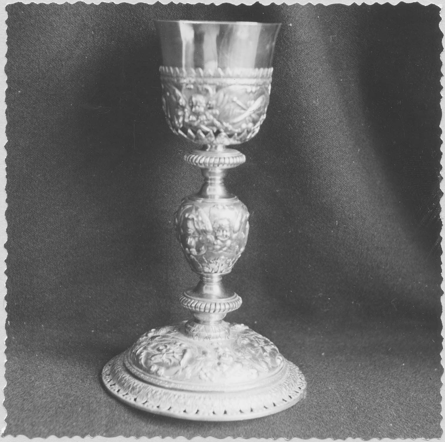 calice, vue générale - © Ministère de la Culture (France), Médiathèque du patrimoine et de la photographie (objets mobiliers), tous droits réservés