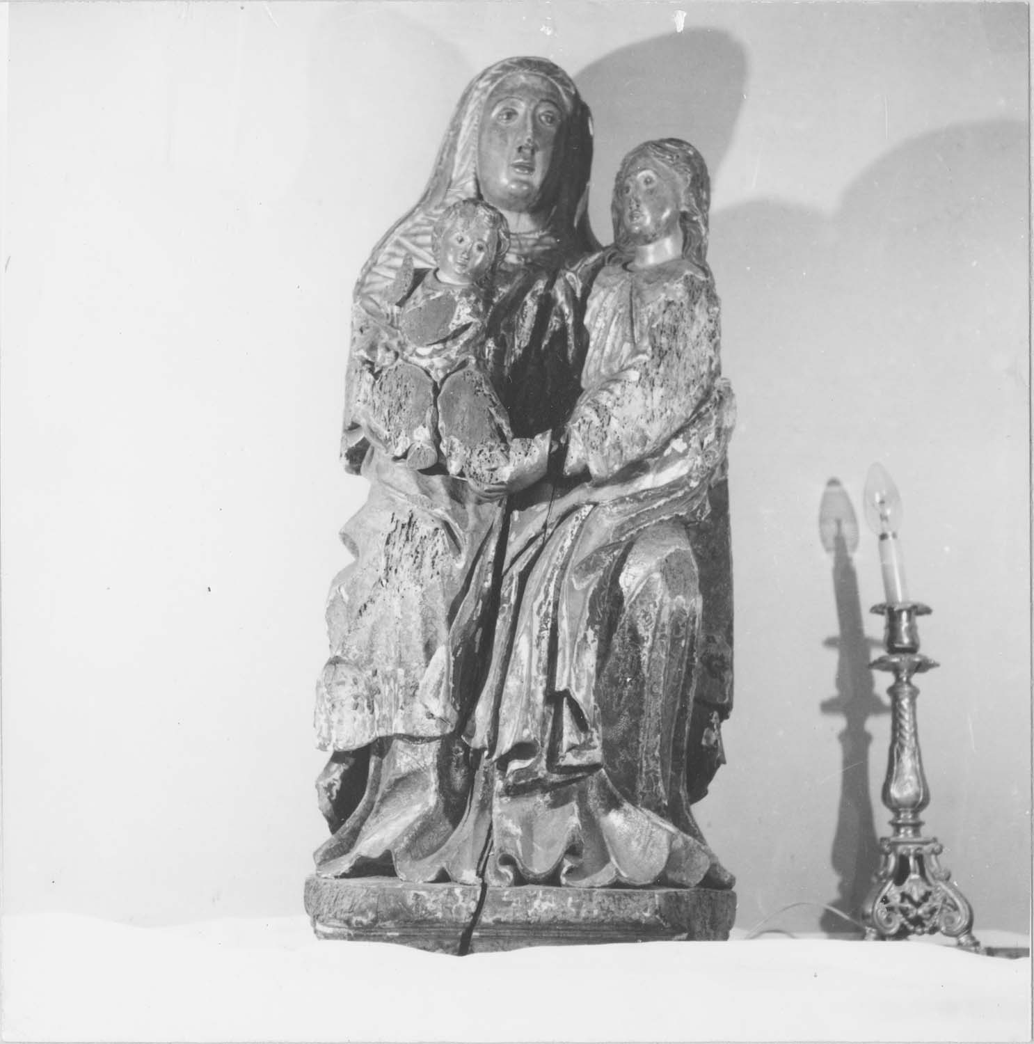statue : sainte Anne, vue générale - © Ministère de la Culture (France), Médiathèque du patrimoine et de la photographie (objets mobiliers), tous droits réservés