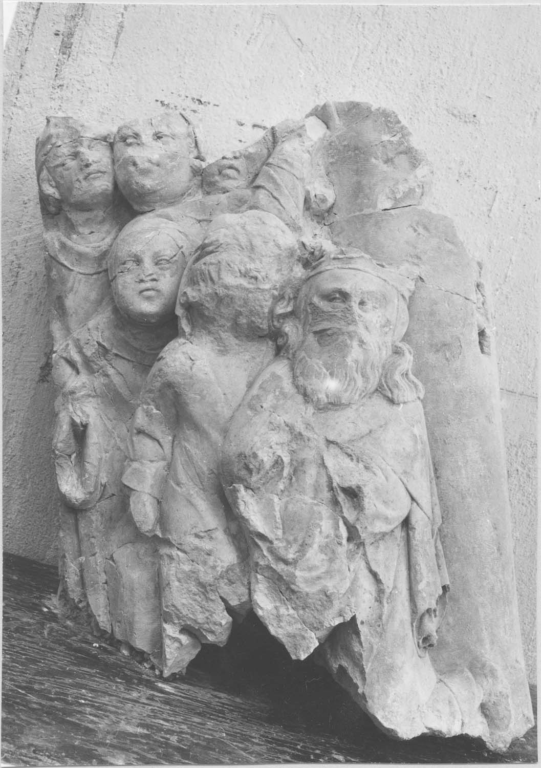 groupe sculpté : Les Elus (?), vue générale - © Ministère de la Culture (France), Médiathèque du patrimoine et de la photographie (objets mobiliers), tous droits réservés