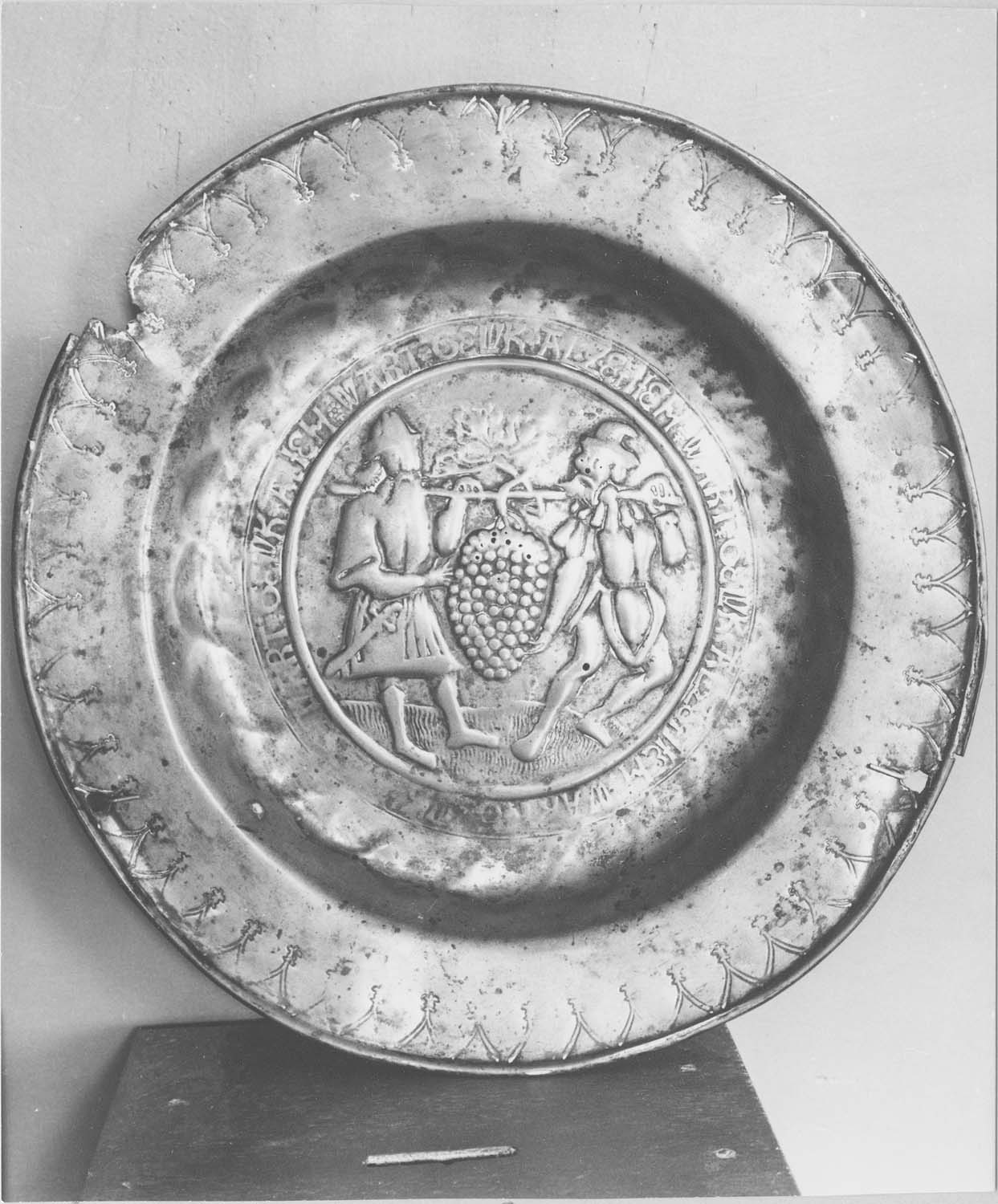 plat à quêter, vue générale - © Ministère de la Culture (France), Médiathèque du patrimoine et de la photographie (objets mobiliers), tous droits réservés